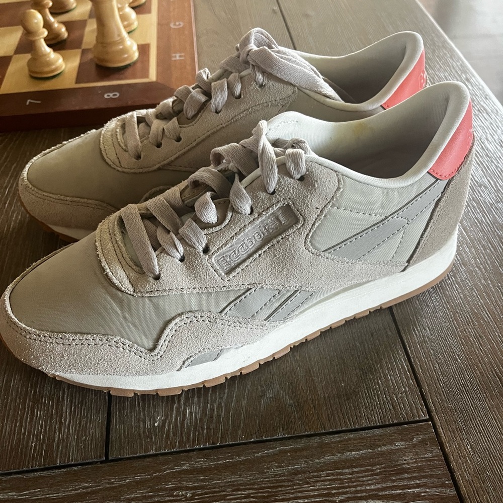 ⭐️ Reebok Women’s Casual Tennis Shoe